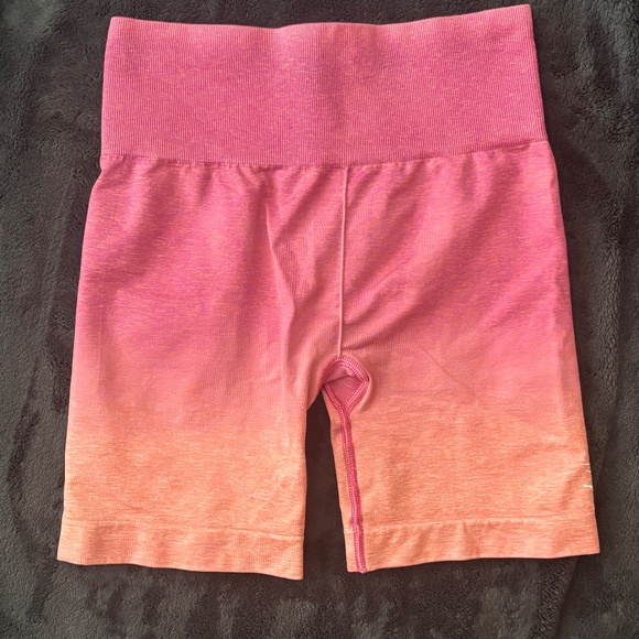 Gymshark Adapt Ombré Seamless Shorts - S - Picture 2 of 3